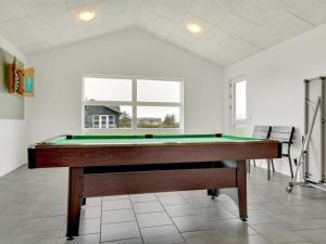 Biliár nebo kulečník v ubytování Holiday Home Swarthofthi - 1-5km from the sea by Interhome