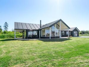 Zahrada ubytování Holiday Home Swarthofthi - 1-5km from the sea by Interhome