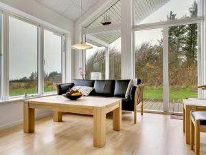 Posezení v ubytování Holiday Home Swarthofthi - 1-5km from the sea by Interhome