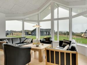 Posezení v ubytování Holiday Home Swarthofthi - 1-5km from the sea by Interhome