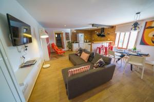 Część wypoczynkowa w obiekcie Refugio Lux, Piscina Privada & Aircon