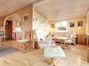 Χώρος καθιστικού στο Holiday Home Lilibeth - 300m from the sea by Interhome