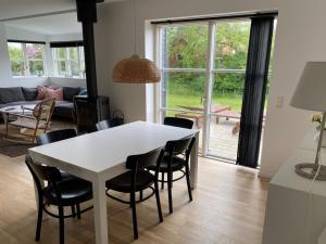Posezení v ubytování Holiday Home Marijanne - 500m from the sea by Interhome