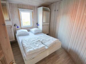 Postel nebo postele na pokoji v ubytování Holiday Home Vili - 500m from the sea by Interhome + 14 fotografií