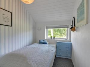 Postel nebo postele na pokoji v ubytování Holiday Home Harmen - 1-1km from the sea by Interhome + 17 fotografií