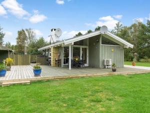 Zahrada ubytování Holiday Home Alvine - 475m from the sea by Interhome