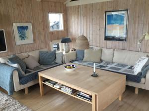Posezení v ubytování Holiday Home Gerulf - 600m from the sea by Interhome