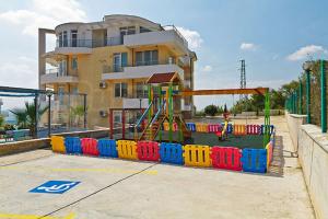 Laste mänguala majutusasutuses Sunny Beach Sunset Kosharitsa apartments