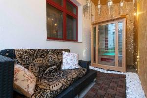 Posezení v ubytování Miami Lovely romantic Garden apartment with whirlpool