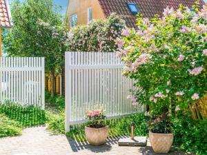 Zahrada ubytování Holiday Home Elnara - 900m from the sea by Interhome