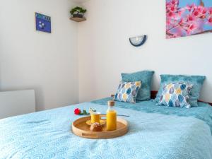 Posteľ alebo postele v izbe v ubytovaní Apartment Le Hameau du Golf by Interhome