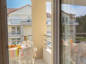 Balkón alebo terasa v ubytovaní Apartment Le Hameau du Golf by Interhome