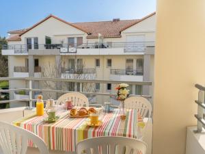 Balkón alebo terasa v ubytovaní Apartment Le Hameau du Golf by Interhome