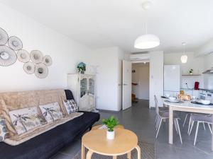 Kuchyň nebo kuchyňský kout v ubytování Holiday Home Domaine des fées by Interhome