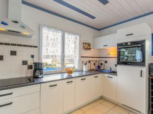 Kuchyňa alebo kuchynka v ubytovaní Holiday Home La Glycine by Interhome + 34 fotografií