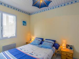 Posteľ alebo postele v izbe v ubytovaní Holiday Home La Glycine by Interhome