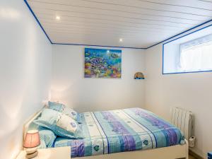 Posteľ alebo postele v izbe v ubytovaní Holiday Home La Glycine by Interhome