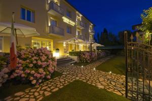 Zahrada ubytování Viktoria Palace Hotel
