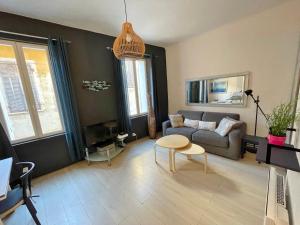 Posedenie v ubytovaní Agréable T2 avec baignoire