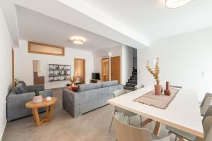 Posezení v ubytování Actea Seaview Villas I "Free" heated pool & 800m sea