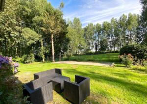 Vonkajšia záhrada v ubytovaní Villa Marie-Lou entièrement rénovée