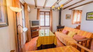 TV a/nebo společenská místnost v ubytování La Carrasca II Priego de Córdoba by Ruralidays