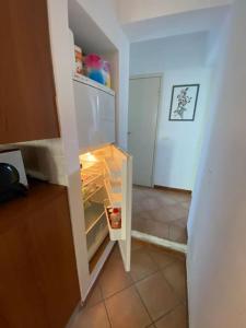 A kitchen or kitchenette at La Casina di Forte