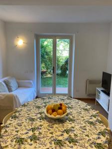A television and/or entertainment centre at La Casina di Forte