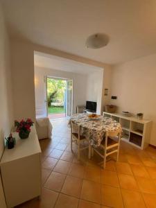 A television and/or entertainment centre at La Casina di Forte