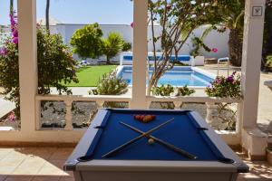 Basen w obiekcie Casa Hawkeshead - LH108 By Villas Now Ltd lub w pobliżu