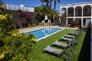 Basen w obiekcie Casa Hawkeshead - LH108 By Villas Now Ltd lub w pobliżu
