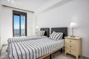 Zdjęcie z galerii obiektu Puerto Banus Penthouse With Panoramic Sea Views w Marbelli