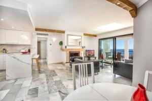 Zdjęcie z galerii obiektu Puerto Banus Penthouse With Panoramic Sea Views w Marbelli