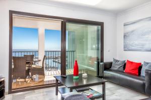 Zdjęcie z galerii obiektu Puerto Banus Penthouse With Panoramic Sea Views w Marbelli
