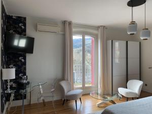Khu vực ghế ngồi tại Villa La Muse