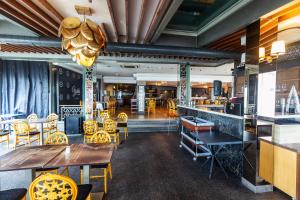 A seating area at Grand Star Hotel Premium