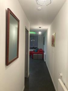 Posteľ alebo postele v izbe v ubytovaní Bel appart stylé avec jacuzzi