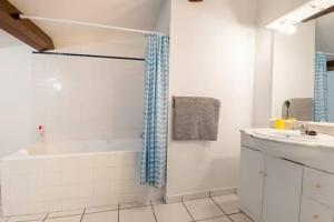 Foto dalla galleria di Cosy Maison de ville 100m2 - tout équipée et calme a Montauban