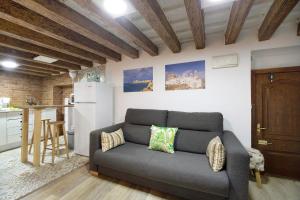 Kuchnia lub aneks kuchenny w obiekcie Cathedral Two Bedrooms Apartment