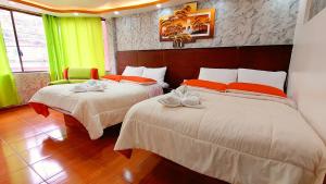 Postel nebo postele na pokoji v ubytování Hostal La Siesta + 37 fotografií