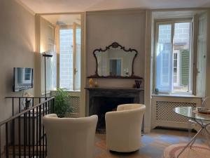 A seating area at Accademia Dream