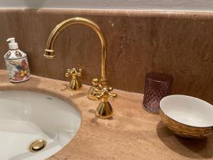 A bathroom at Accademia Dream