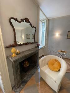 A seating area at Accademia Dream