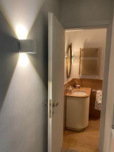 A bathroom at Accademia Dream