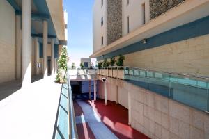 Homeincalpe Borumbot的阳台或露台