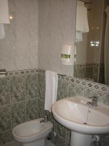 Koupelna v ubytování Hostal Madruga