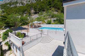 Bazén v ubytování XXL Villa Vista - Heated Pool nebo v jeho okolí