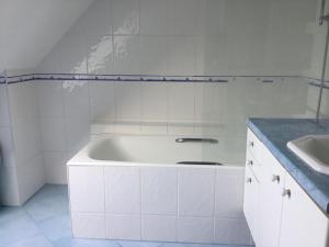 Φωτογραφία από το άλμπουμ του B and B chambres d’hôtes 24 h du Mans et Le Mans Classic σε Sargé Les Le Mans 