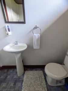 Koupelna v ubytování Sunrise + 48 fotografií