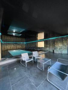 Fotografia z galérie ubytovania Villa 400m2 piscine intérieure très calme v destinácii Agde